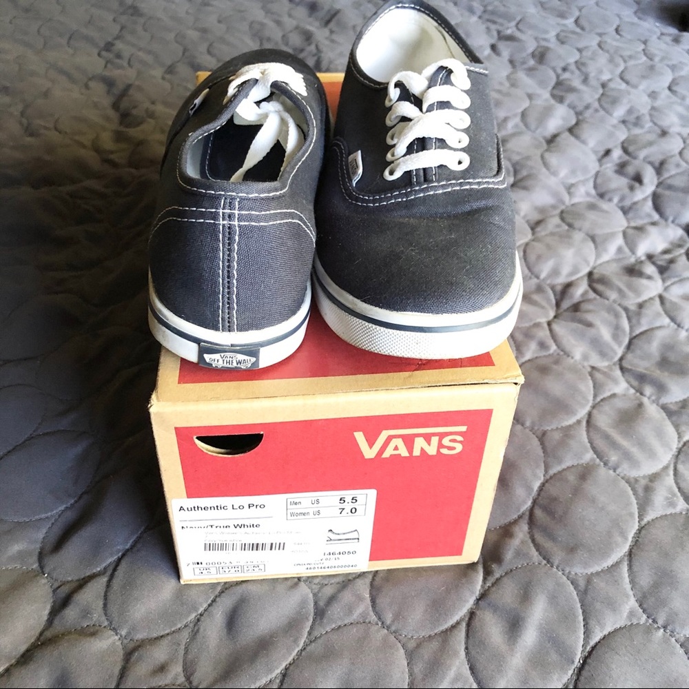 Vans Authentic Lo Pro in navy/true white size 7